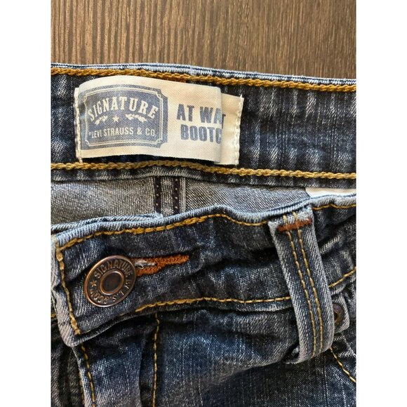 Signature Levi's At Waist Bootcut Jeans - Picture 3 of 10